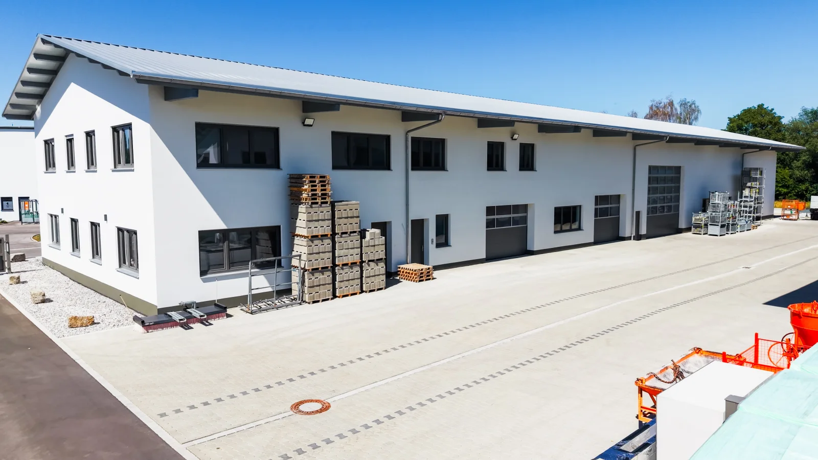Büro- und Betriebsgebäude von Bau & Putz in Rammingen