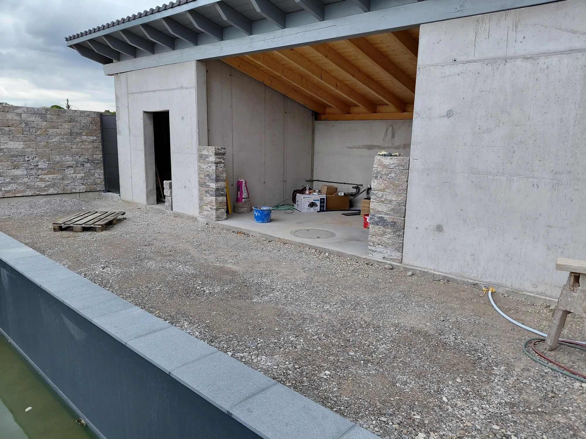 Maueröffnung vor dem Bau des Korbbogens